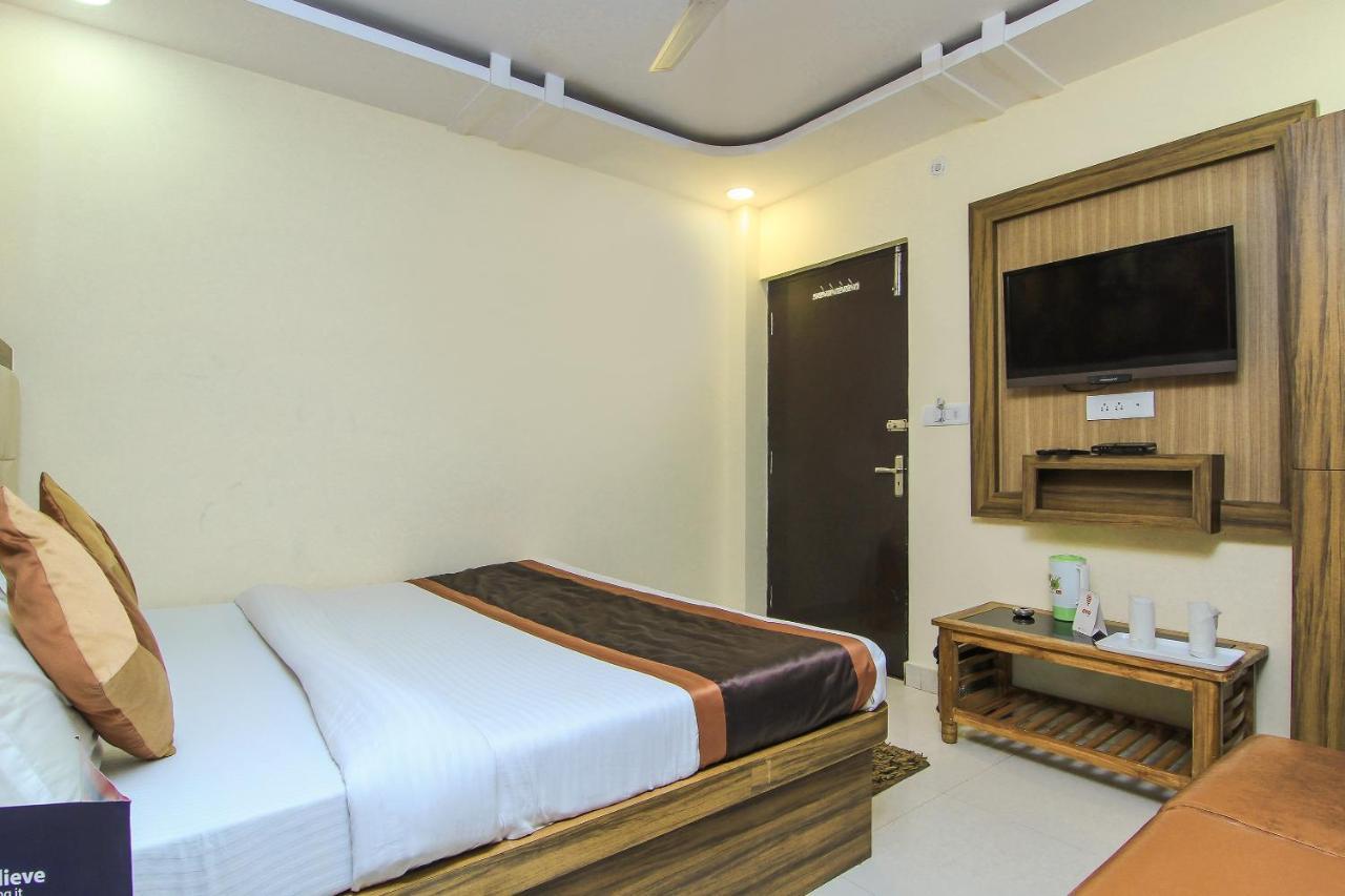 Oyo 8883 Hotel Comfort Zone Lucknow Exterior photo